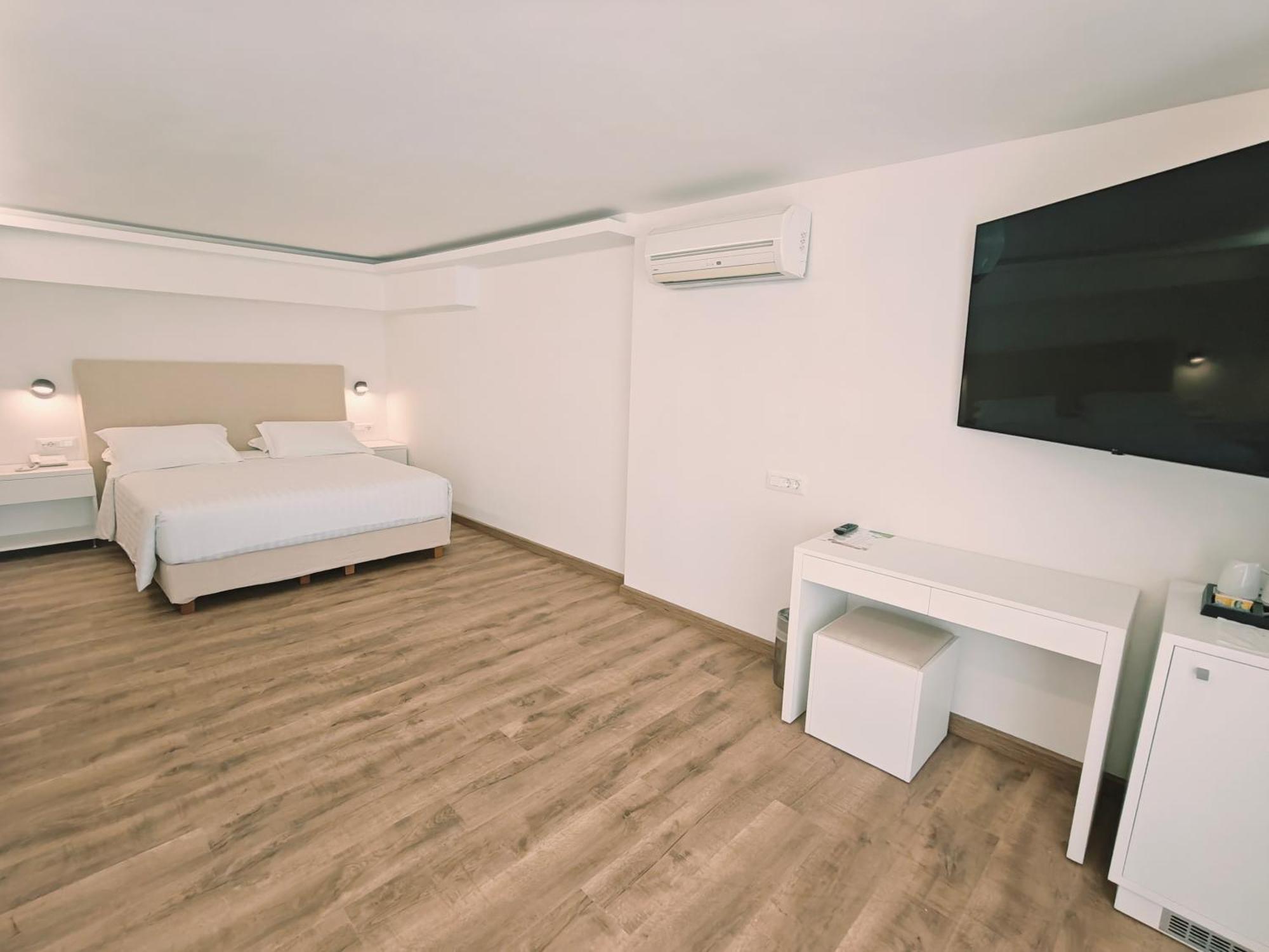 โรงแรมอิบิคัส Rhodes City ภายนอก รูปภาพ