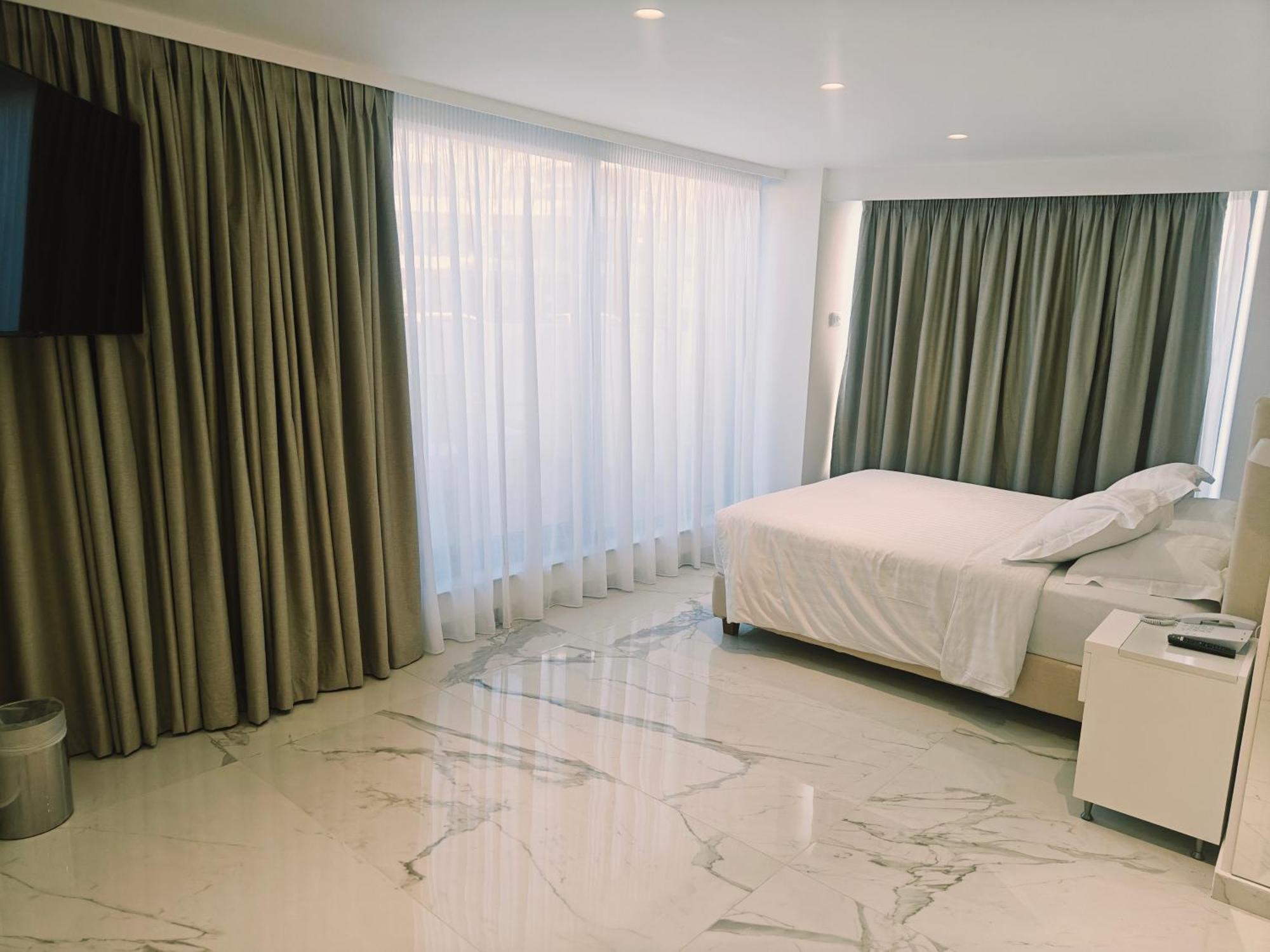 โรงแรมอิบิคัส Rhodes City ภายนอก รูปภาพ