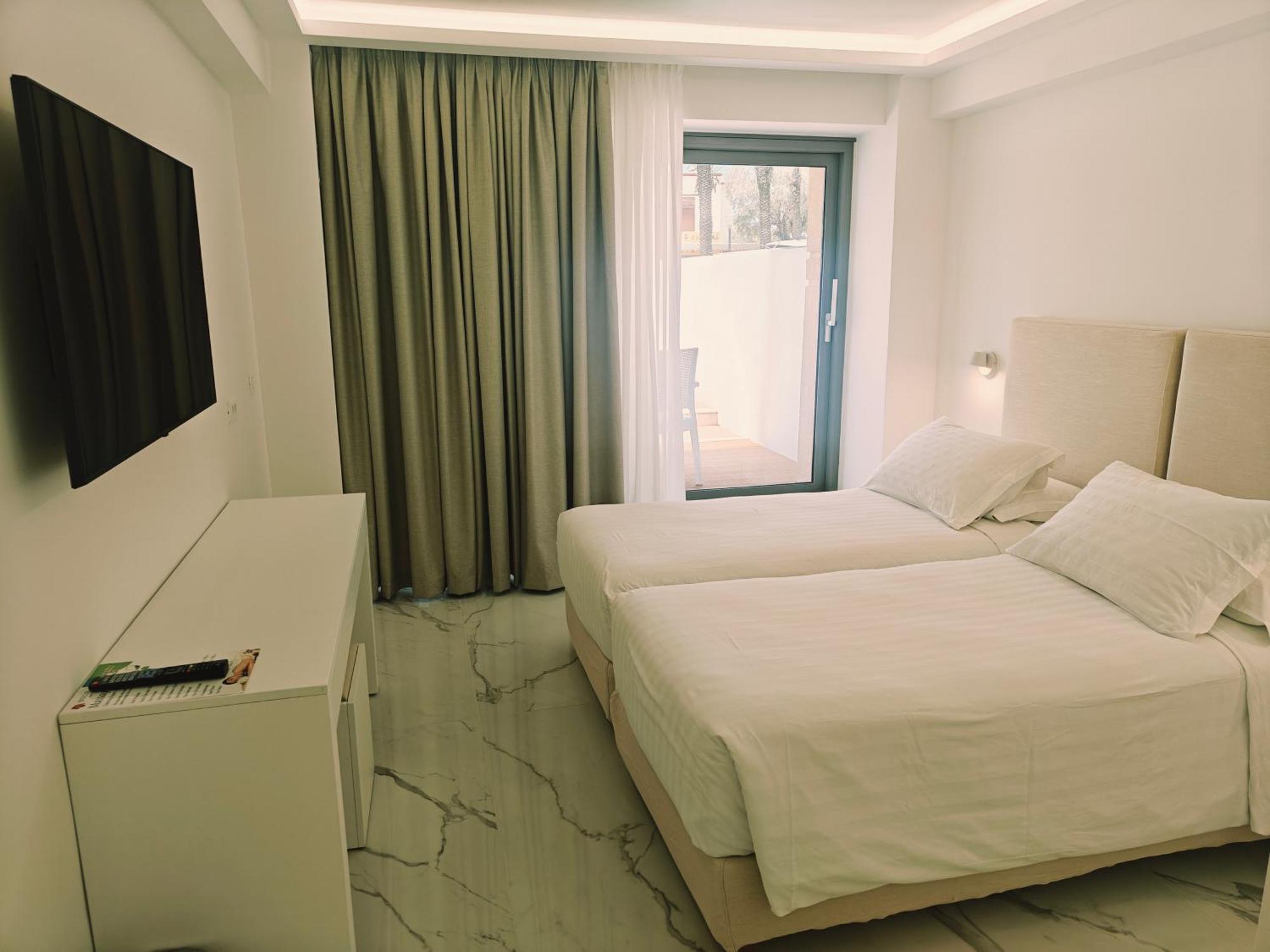 โรงแรมอิบิคัส Rhodes City ภายนอก รูปภาพ